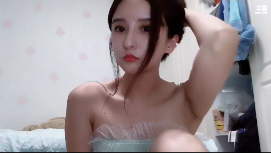 小z妹热舞直播录像视频2019081121|米娜娜